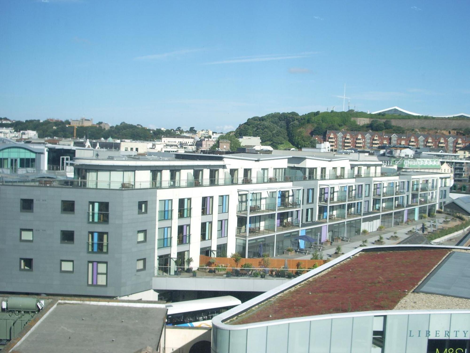 Liberty Wharf Apartments Ст. Хейлир Джерси Экстерьер фото